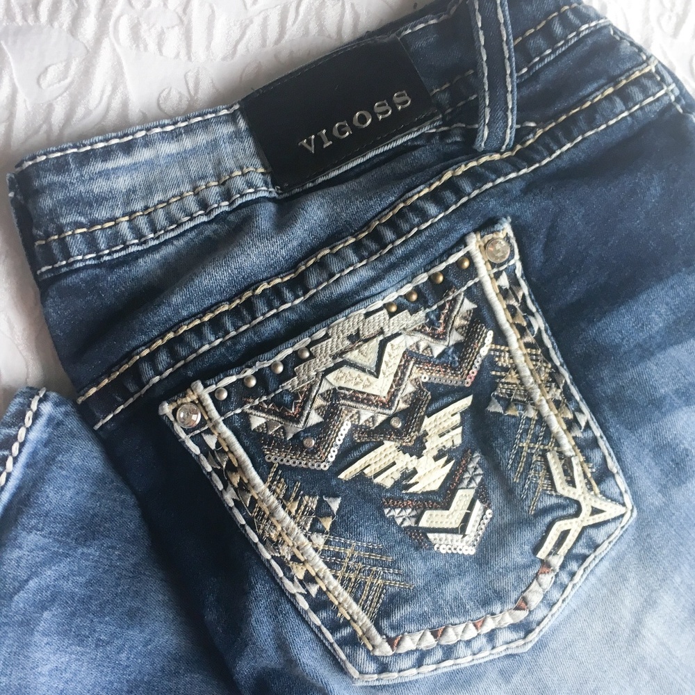 VIGOSS Chelsea Capri 22x23 Embellished Denim -B105